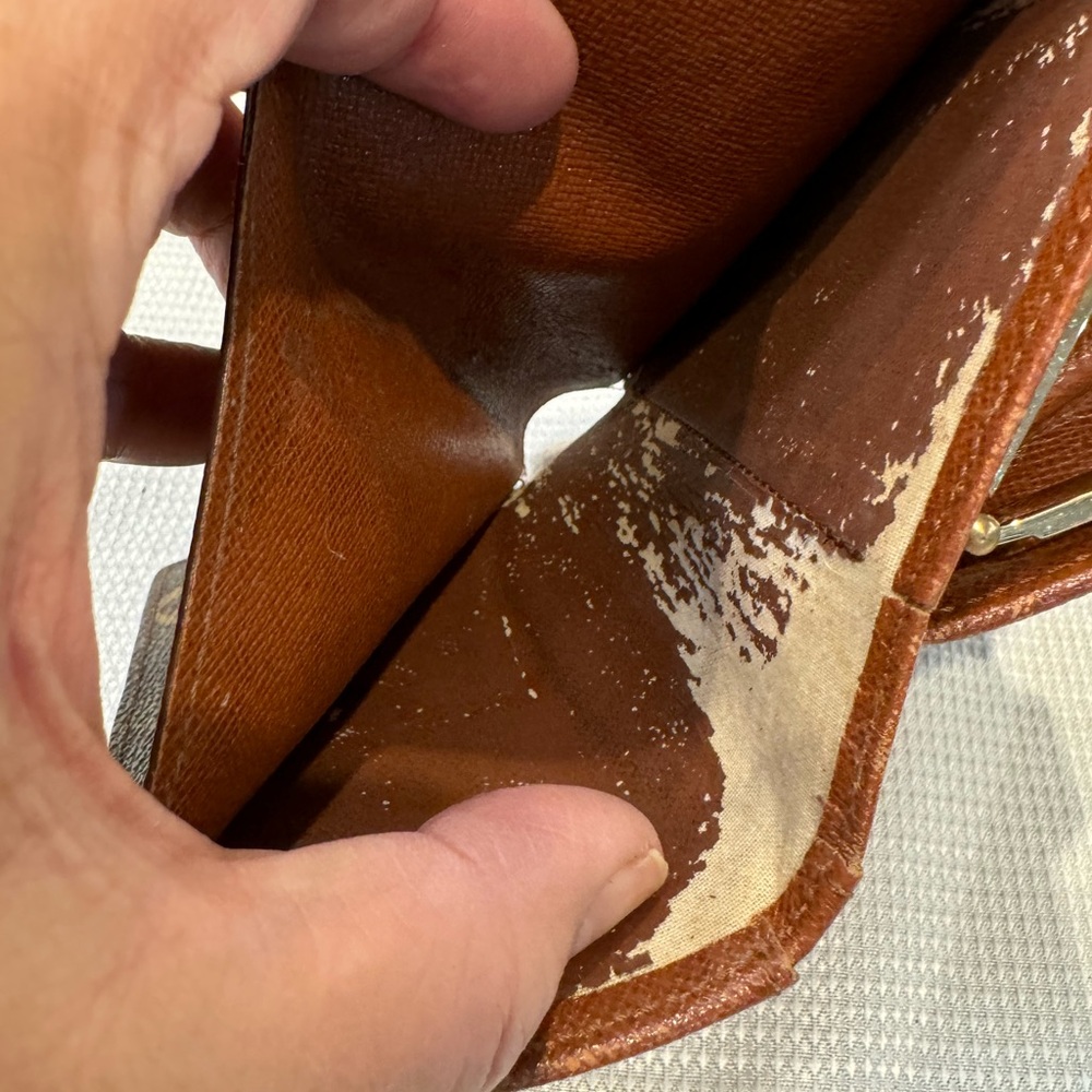 Authentic Louis Vuitton kisslock wallet - Picture 4 of 11